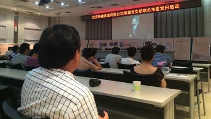 陳總觀看話劇03